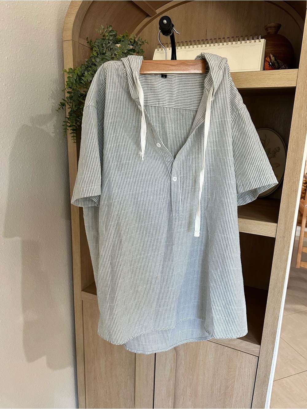 SHEIN Light Blue and White Striped Short-Sleeve Hooded Button Shirt
